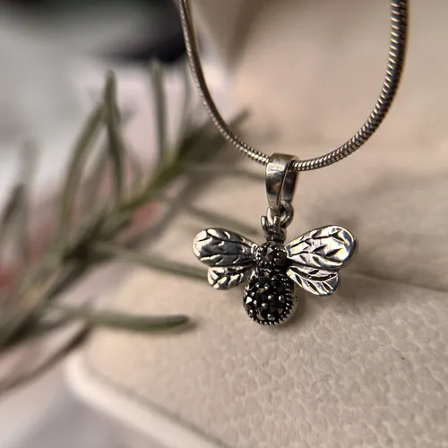 Pandantiv albinuta din argint cu marcasite 17-1-i55364