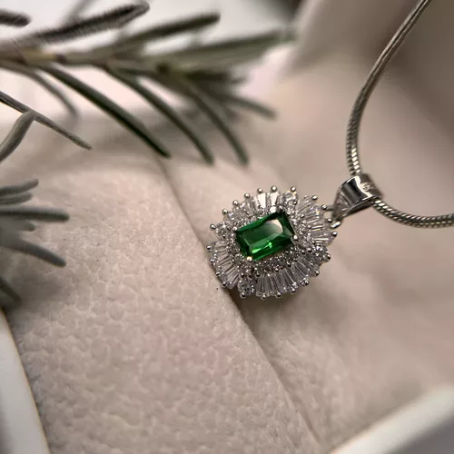 Pandantiv din argint cu piatra verde si pietricele transparente 17-1-i53148V