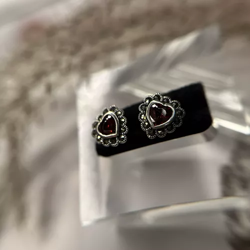 Cercei inimioara din argint cu marcasite si piatra grena 11-1-i37542