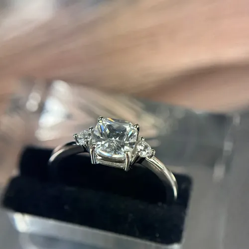 Inel din argint cu piatra de cubic zirconia 12-1-i55124