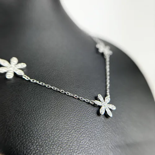 Colier cu trei flori din argint si cubic zirconia 14-1-i55203